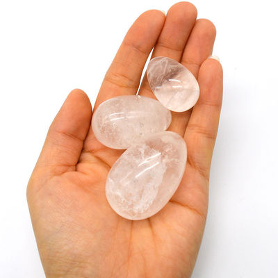 Kristallklares Gestein Quarz Yoni Eier Polierte Technik OEM Akzeptiert Naturgemäste Chakra Heilung Lapidary