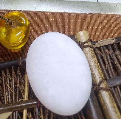 Musikalische Funktion 16 Stück Weißgewalz Energie Stein Schönheitsmassage Heizung Spa Essenzöl Massage Box Für die persönliche Gesundheitsversorgung