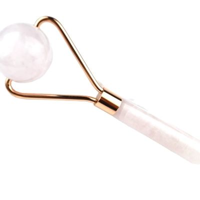 Rose Quarz Gesichts-Gua Sha-Roller und Naturstein-Scraping-Platte Ihr Geheimnis zu einer entspannenden Gesichtsmassage