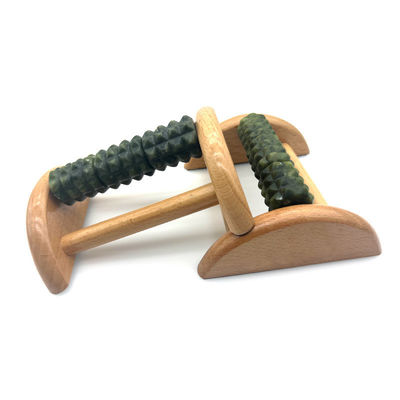 Anpassbarer Buchenholz-Halter Jade Fußmassager 14*12,8*5,2cm Xiuyan Jade Massage Roller Portable Sole Massage Tool