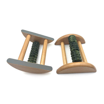 Anpassbarer Buchenholz-Halter Jade Fußmassager 14*12,8*5,2cm Xiuyan Jade Massage Roller Portable Sole Massage Tool