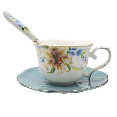 Faszinierendes Blumenthema Chinesisches Porzellan-Tee-Set in weißer Farbe perfekt für Hochzeitsgeschenke 23*22/15*10/6.5*14.5/11*12.5cm