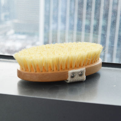 Sisal Bristle Trockene Körperbürste zur Exfoliation von Cellulite und Massage trockener Haut in Holzfarbe