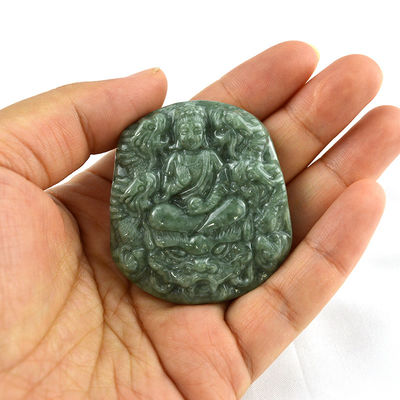 Jade Smaragd Unsterblicher Bodhisattva Drachen Anhänger Halskette Ornamente Chinesische traditionelle Figur mit regionalen Merkmalen