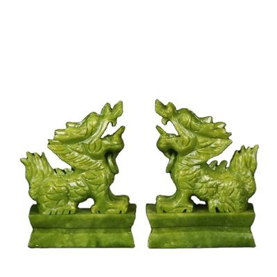 Grüner Edelstein Feng Shui Gravur Figur Tier geschnitzt Chinesisches Jahr Jade Pixiu Statue für Fengshui Paar von Dekoration