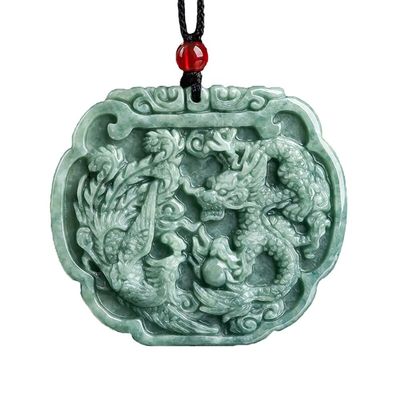 Liebesthema Natürlicher Jadeit Halskette Anhänger im Feng Shui Stil mit Glücksdrachen und Phoenix