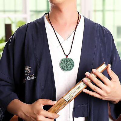 Liebesthema Natürlicher Jadeit Halskette Anhänger im Feng Shui Stil mit Glücksdrachen und Phoenix