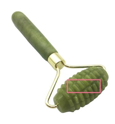 Grüner Naturstein mit Spitzen Jade Guasha Rollen für Gesichtsmassage Personalisierte Schönheit Personalisierte Massage Verpackung