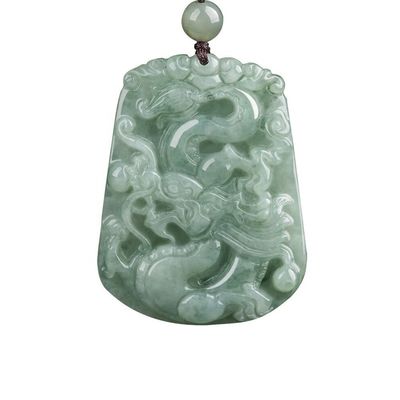 Einzigartiges Design Anhänger Halskette mit chinesischen traditionellen handgefertigten Jade Flying Lucky Dragon Jadeite
