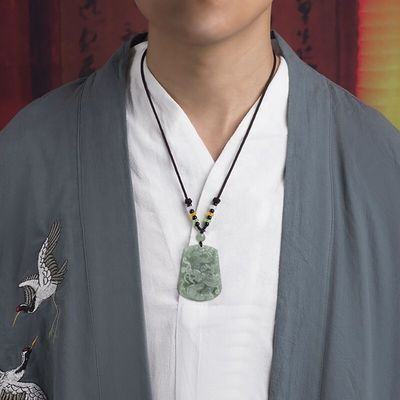 Einzigartiges Design Anhänger Halskette mit chinesischen traditionellen handgefertigten Jade Flying Lucky Dragon Jadeite