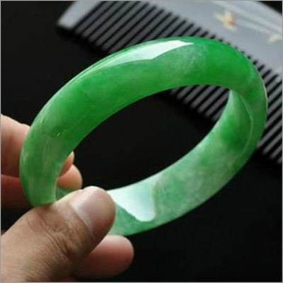 Individuell angepasste Kristallsteine Eisige Smaragdgrüne Jade Armband Armband OEM ODM akzeptiert