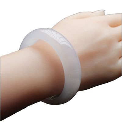 Eisweiße Achat-Jade-Armband Zertifiziertes chinesisches Armband 54-66mm Volkskustoms-Armbänder 1 Sets Regional Feature Art Sammler