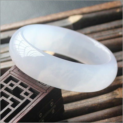 Eisweiße Achat-Jade-Armband Zertifiziertes chinesisches Armband 54-66mm Volkskustoms-Armbänder 1 Sets Regional Feature Art Sammler