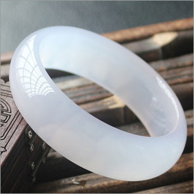 Eisweiße Achat-Jade-Armband Zertifiziertes chinesisches Armband 54-66mm Volkskustoms-Armbänder 1 Sets Regional Feature Art Sammler