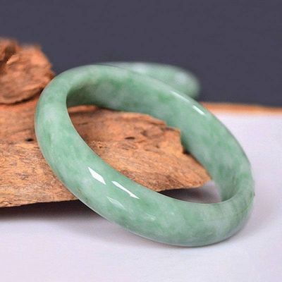 Natürliches dunkelgrünes Jade-Armband - ein zeitloses Schmuckstück für Ihre Sammlung