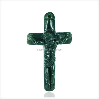 Natürlicher grüner HeTian Jadee Anhänger geschnitzt Jesus Christus Kreuz Anhänger Halskette Mode Schmuck für Männer und Frauen Mode