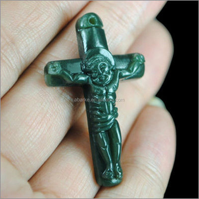Natürlicher grüner HeTian Jadee Anhänger geschnitzt Jesus Christus Kreuz Anhänger Halskette Mode Schmuck für Männer und Frauen Mode
