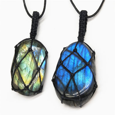 Mondstein Halskette mit unregelmäßiger Jade geschnitzten Anhänger Hand gestrickt und Design Mond Charme Anhänger