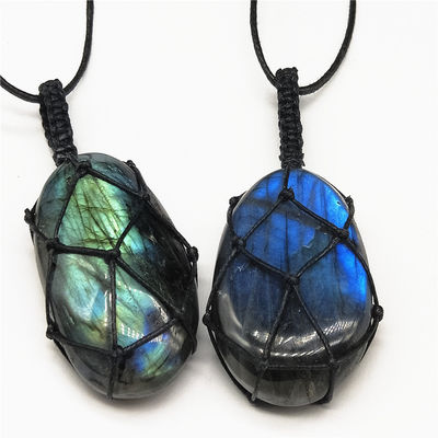 Mondstein Halskette mit unregelmäßiger Jade geschnitzten Anhänger Hand gestrickt und Design Mond Charme Anhänger