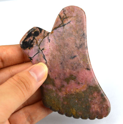 Natürliche Rhodonit Gua Sha Massagetool zur Straffung der Haut und Förderung der Gesichtsschönheit