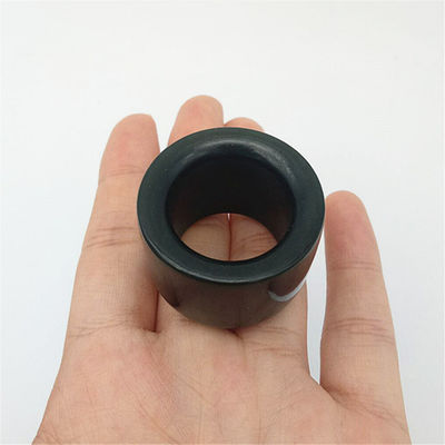 Ein individueller Nephrit-Jade-Ring für Männer