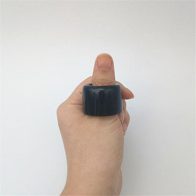 Ein individueller Nephrit-Jade-Ring für Männer