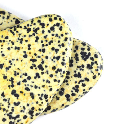 Customized Logo Availabled 2024 Trending Herz geformte Dalmatiner Stein Guasha Massagetool für Körper-Gesundheitsmassage