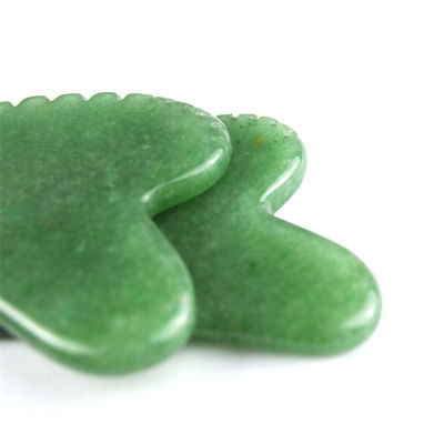Natürliche Herzform Grün Aventurin Jade Gua Sha Custom Logo Guasha mit Zähnen Gesichtsschönheitsmassage Werkzeug Muskelmassage