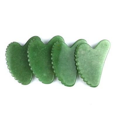 Natürliche Herzform Grün Aventurin Jade Gua Sha Custom Logo Guasha mit Zähnen Gesichtsschönheitsmassage Werkzeug Muskelmassage