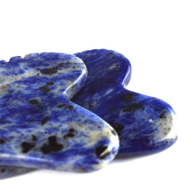 Gesichtslifting-Werkzeug Herzform Natur Sodalite Gua Sha Stein für Selbstpflege und Körperentspannung