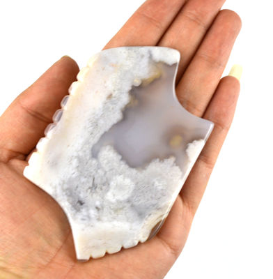 Körpermassage-Ausrüstung Eigenschaften Weiße natürliche Guasha Gesichtsmittel für das Gesicht Spa mit Sakura-Agat-Jade Gua Sha Gesichtsmittel