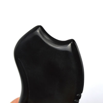 Verfügbares Herzform Gua Sha Massagetool aus natürlichem schwarzem Bian Stein für Spa-Meditation