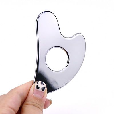 Edelstahl Herzförmige Hohl Gua Sha Board Metall Gesichtsschönheitsmittel für Ganzkörpermassage und OEM / ODM