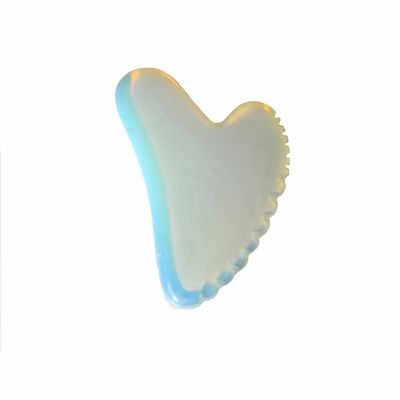 Opalit-Herz-Form-Gua Sha-Massagebrett für Ganzkörper-Gesundheitspflege und Entspannung