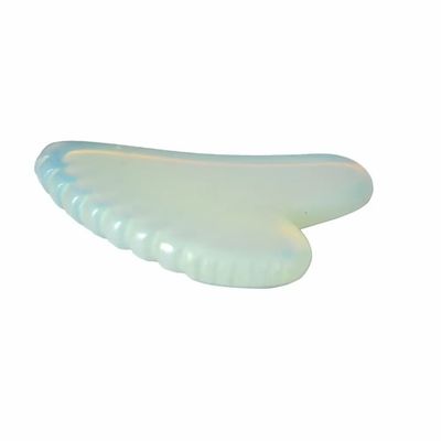 Opalit-Herz-Form-Gua Sha-Massagebrett für Ganzkörper-Gesundheitspflege und Entspannung