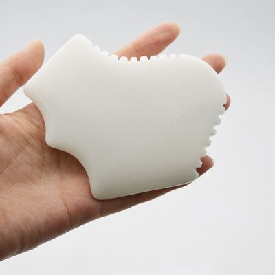 Maßgeschneiderte Weiße Jade Körpermassager Komfortable Gua Sha Gesichtsmassage Board Tool für die Verbesserung der Körperzirkulation