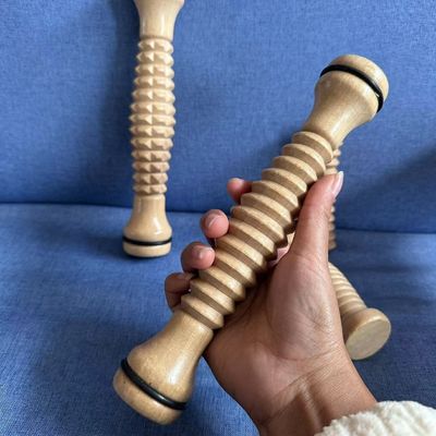 Körpermassage-Ausrüstung Holztherapie Fußrolle Guasha Massagegeräte für den Körper Gua Sha Massager und Plantarfasziitis Entlastung