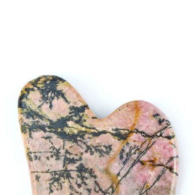 Muskelmassage Funktion Natürliche Herzform Rhodonit Stein Gua Sha Schraubbrett für Gesichtsschönheit und Körper Haut Gesundheitspflege Spa
