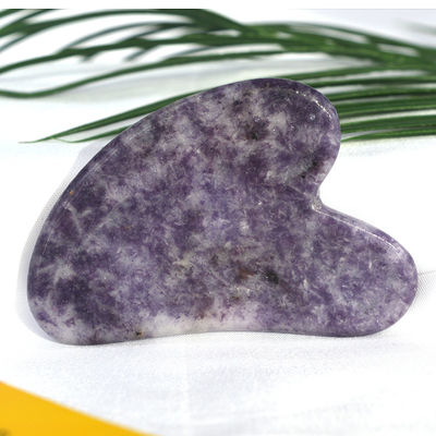 Körpermassage-Ausrüstung Natürliche Herzform Lila Stein Gua Sha Schraubbrett für Muskelentspannung und Hautgesundheit Spa
