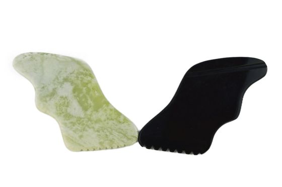 Körpermassager Natürliche grüne Jade Guasha für Anti-Aging Chinesisch Xiuyan Jade Blitzform Gua Sha Schaben Massagetool