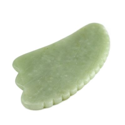 Körpermassage-Ausrüstung Handbuch GuaSha Werkzeug aus natürlichem grünem Xiuyan Jade für Kiefer-Skulptur und Schwellungen Reduktion