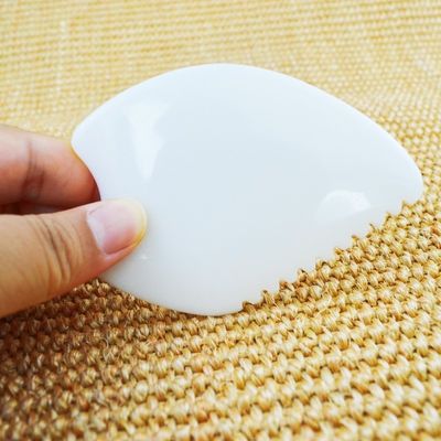 Weiße Jade Gua Sha Schraubmassage-Brett für das benutzerdefinierte Logo verfügbard Gesichts-Spa-Massager Das ultimative Gesundheitsmittel
