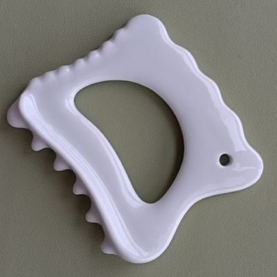 Gesichtslifting und Körpermassage mit keramischem Gua Sha Tool Hautverjüngung Spa Tool