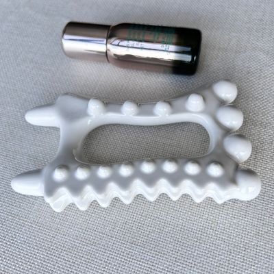 Personalisiertes Logo erhältlich Handheld Keramik Gua Sha Massage Tool für Selbst Hautpflege Gesundheitsprodukte