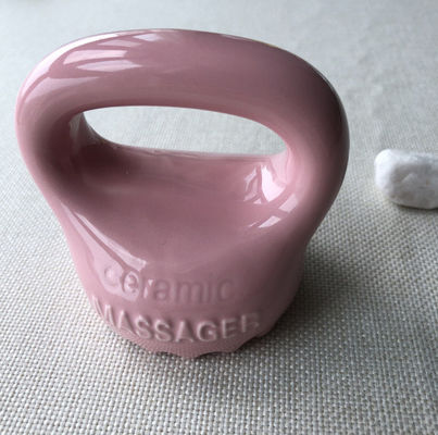 Körpermassage Ausrüstung Keramik Haushalts Rosa Farbe Gua Sha Kopfhaut Massagegerät mit Griff und Spa entspannen Schönheitsmassager