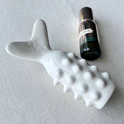 Körpermassage-Ausrüstung Keramik Vollkörper Gua Sha Massager in Fischform für Lymphdrainage und Schönheitsbehandlung
