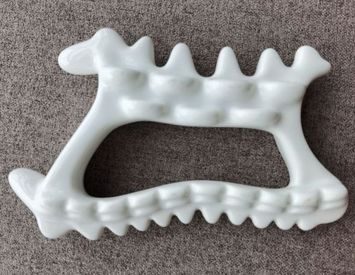 2024 Design Keramik Gua Sha Gesichtswerkzeug für Schraubbrett und andere Massageprodukte OEM/ODM akzeptabel