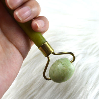 Xiuyan Jade Hautpflege Jade Stein Gesichts-Augen-Therapie Hautverstärkung Spa Faltenentferner Massager Gesichtsrolle mit Blumengriff