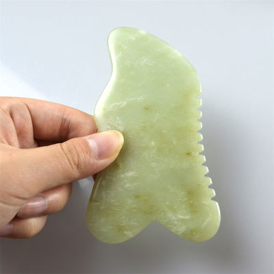 2024 Natürliche Xiuyan Jade Gua Sha Schablone für Körper- und Gesichtsmassage Grüner Massager-Werkzeug