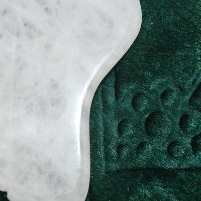Selbstpflege-Hautwerkzeug Weiß Jade Gua Sha Schrauben Massagebrett für Körpermassager Funktion 2024 Trending Produkt